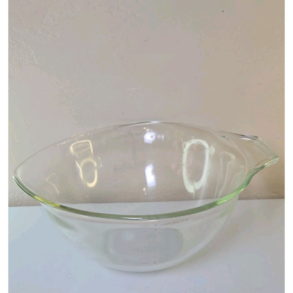 Vintage Pyrex 532 Clear Glass 2 Quart Measuring Bowl Spout Handle 8 Cup USA 9